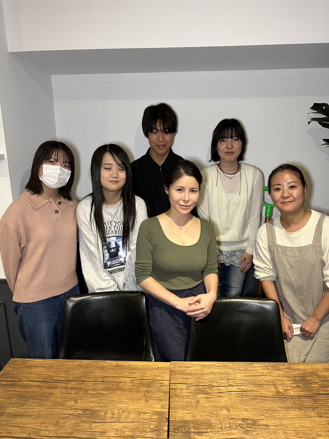市立札幌開成中等教育学校の皆さんとのインタビュー時の集合写真